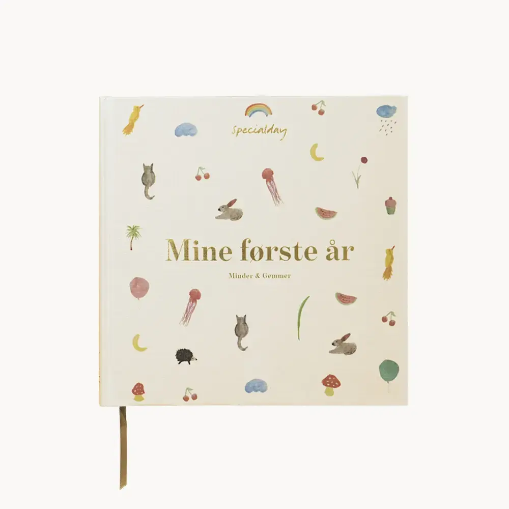 Barnets bog - Mine Første År